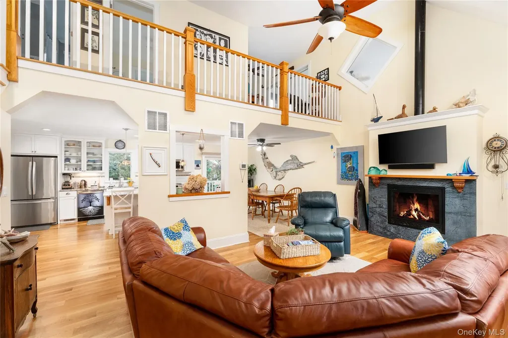 61 Atlantic Avenue Hampton Bays NY 11946