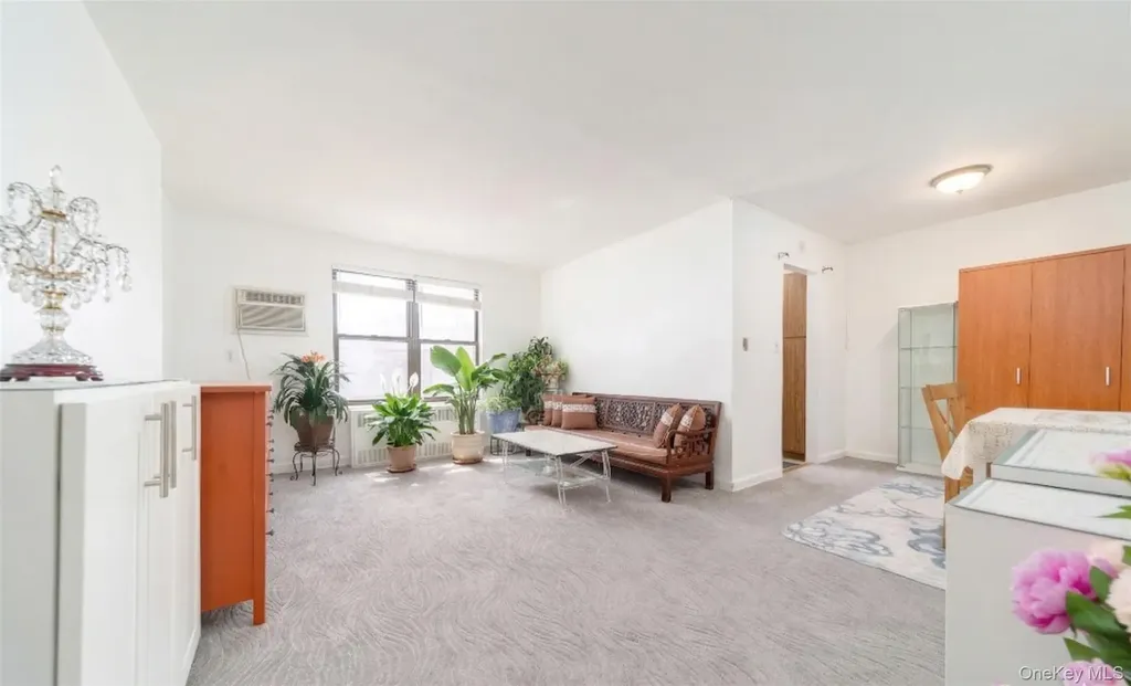19637 69th Avenue Fresh Meadows NY 11365