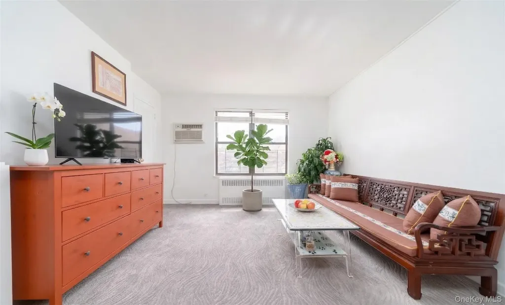 19637 69th Avenue Fresh Meadows NY 11365