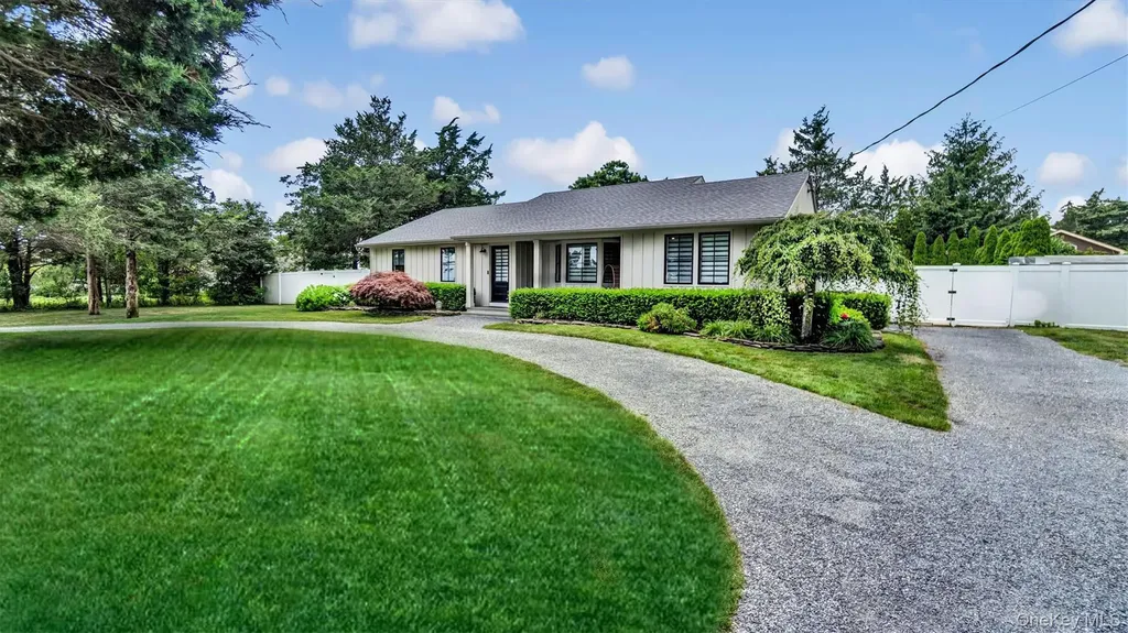 28 Alanson Lane Hampton Bays NY 11946