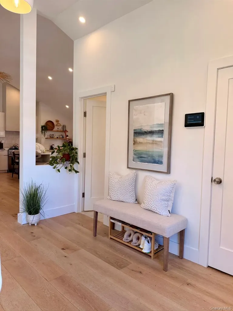 28 Alanson Lane Hampton Bays NY 11946