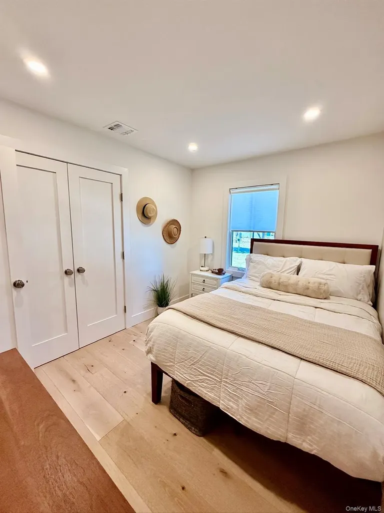 28 Alanson Lane Hampton Bays NY 11946