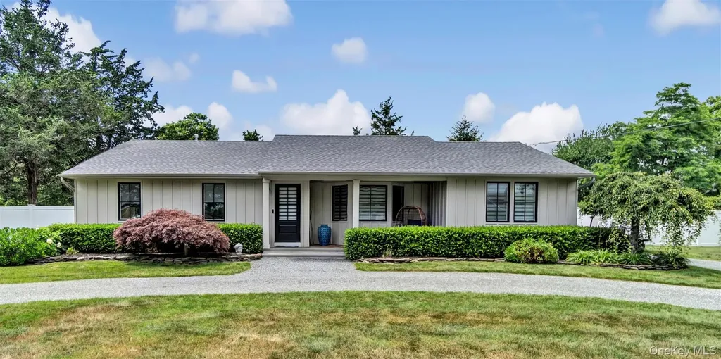 28 Alanson Lane Hampton Bays NY 11946