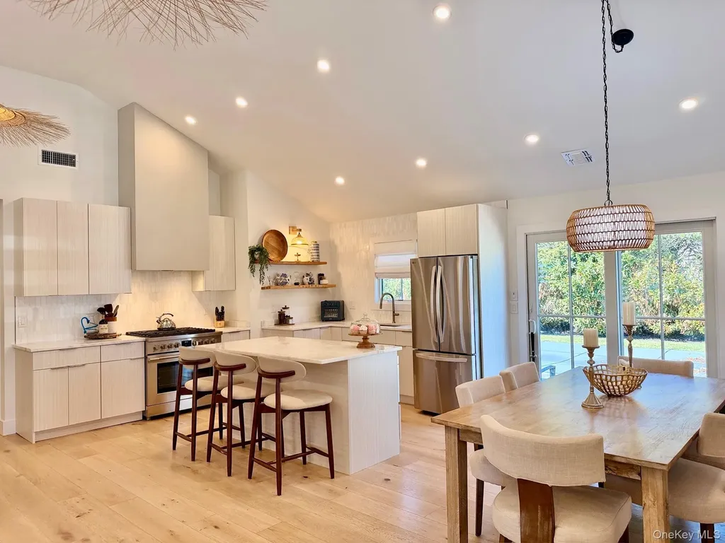 28 Alanson Lane Hampton Bays NY 11946