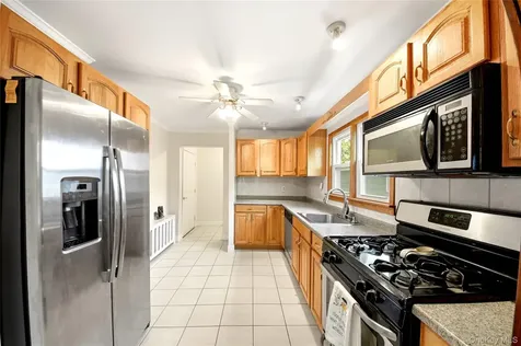 15 Dutch Street Montrose NY 10567