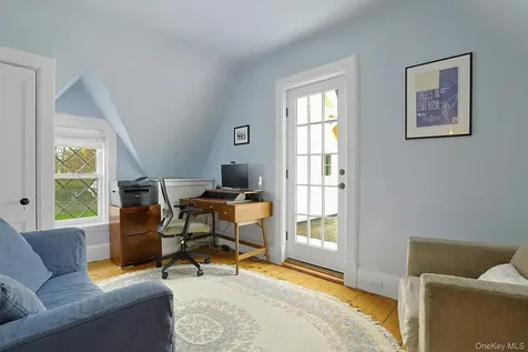 9 Strawberry Lane Irvington NY 10533
