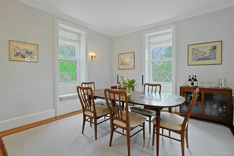 9 Strawberry Lane Irvington NY 10533