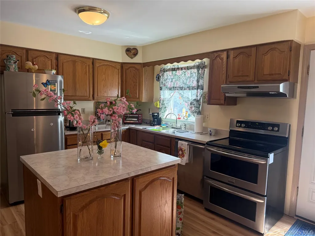 248 Huckleberry Turnpike Wallkill NY 12589