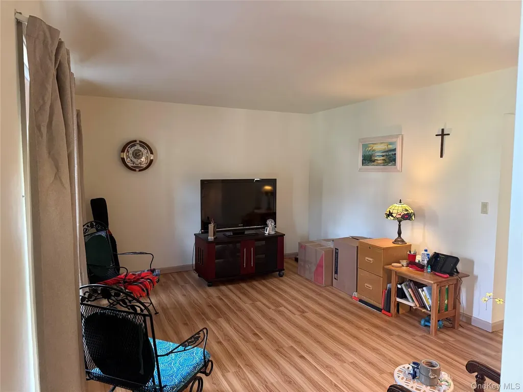 248 Huckleberry Turnpike Wallkill NY 12589