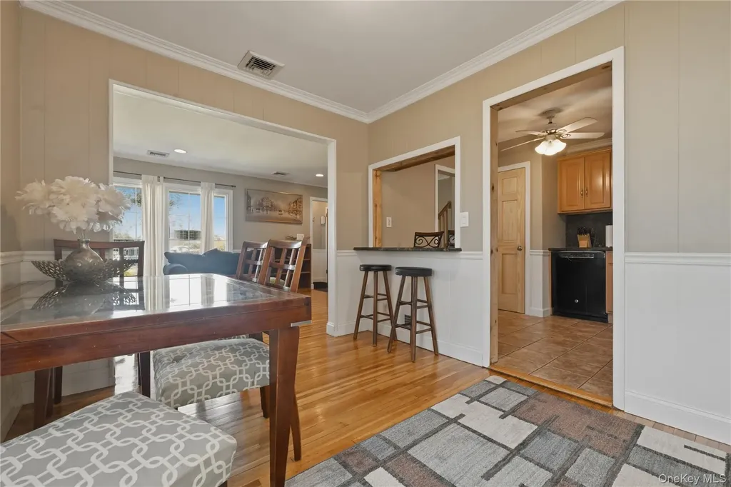 5 Hawthorne Avenue Merrick NY 11566
