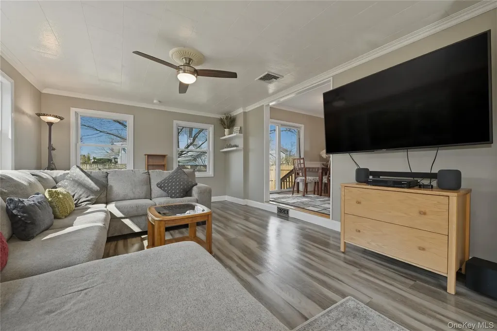 5 Hawthorne Avenue Merrick NY 11566
