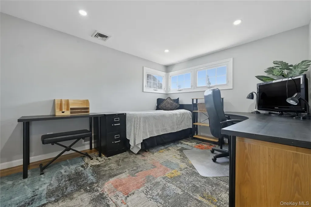 5 Hawthorne Avenue Merrick NY 11566