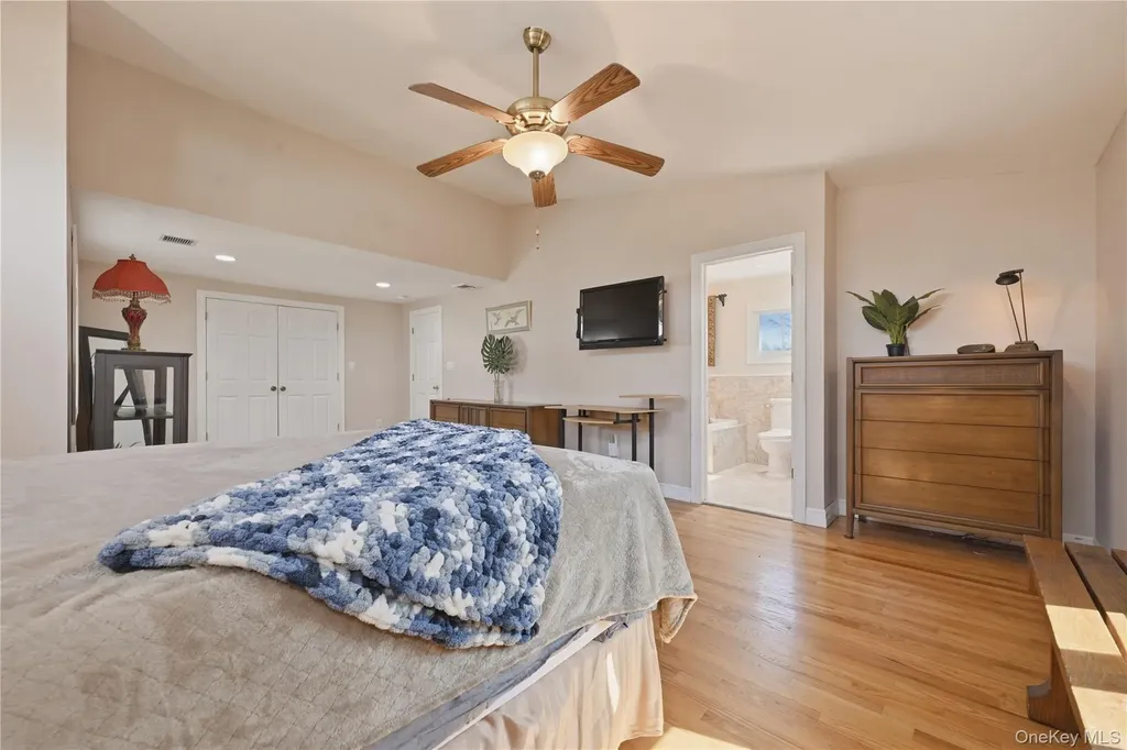 5 Hawthorne Avenue Merrick NY 11566