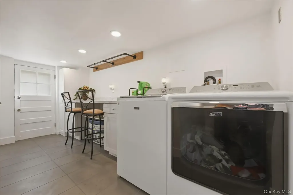 5 Hawthorne Avenue Merrick NY 11566