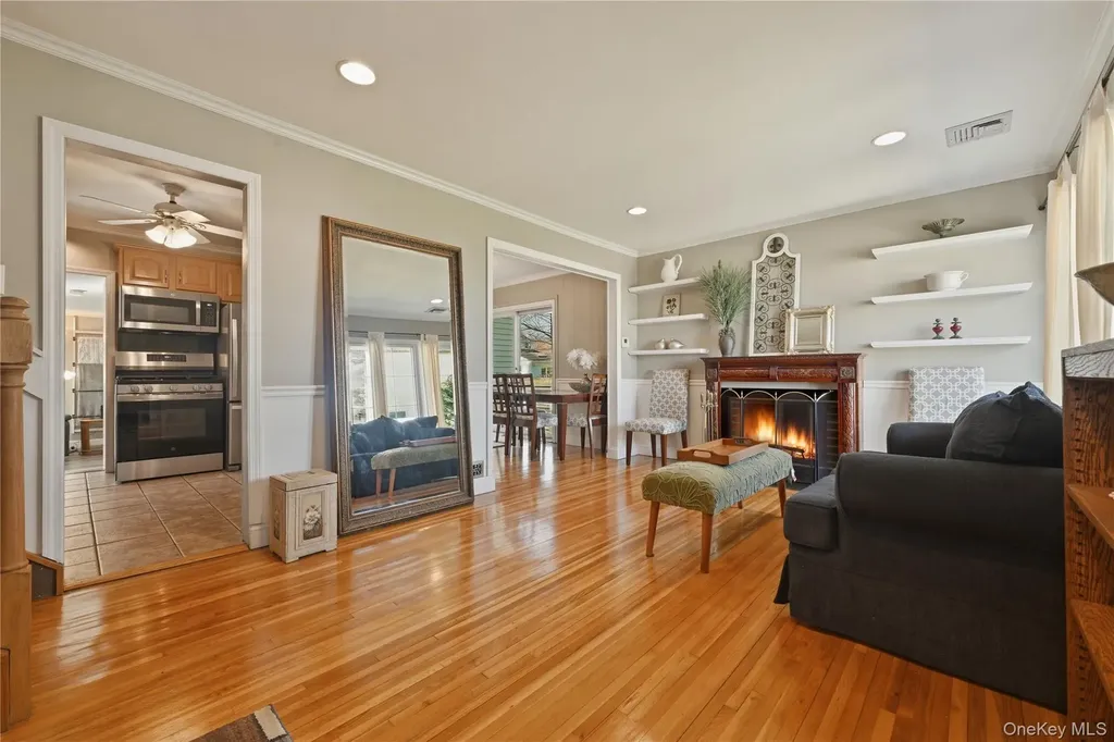 5 Hawthorne Avenue Merrick NY 11566
