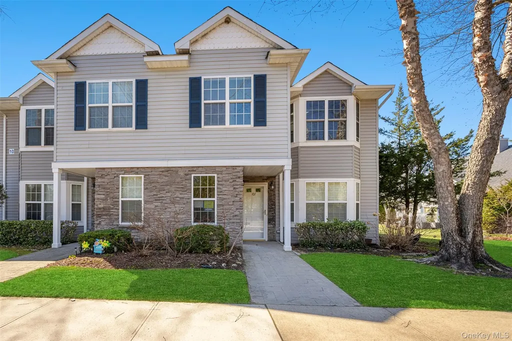108 Maya Circle Central Islip NY 11722