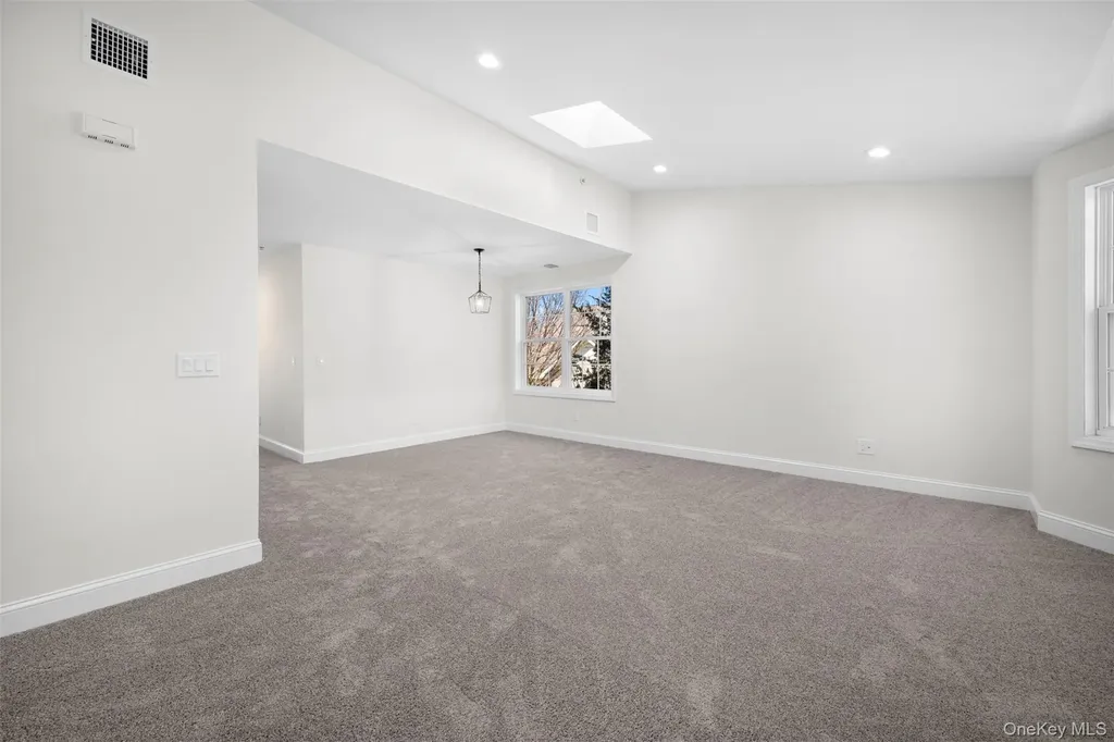 108 Maya Circle Central Islip NY 11722