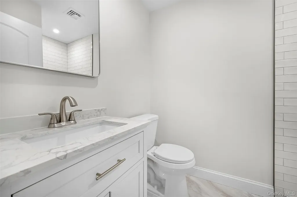108 Maya Circle Central Islip NY 11722
