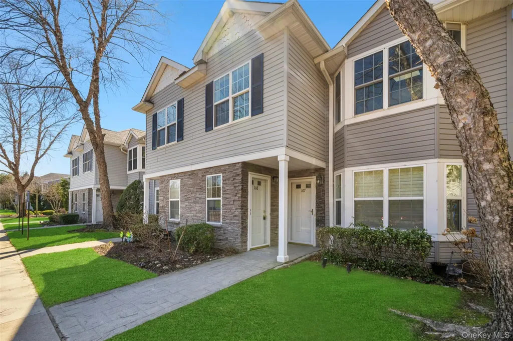 108 Maya Circle Central Islip NY 11722