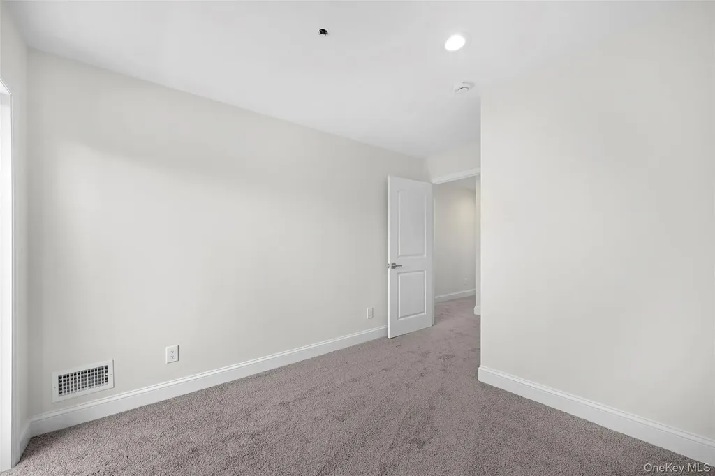 108 Maya Circle Central Islip NY 11722