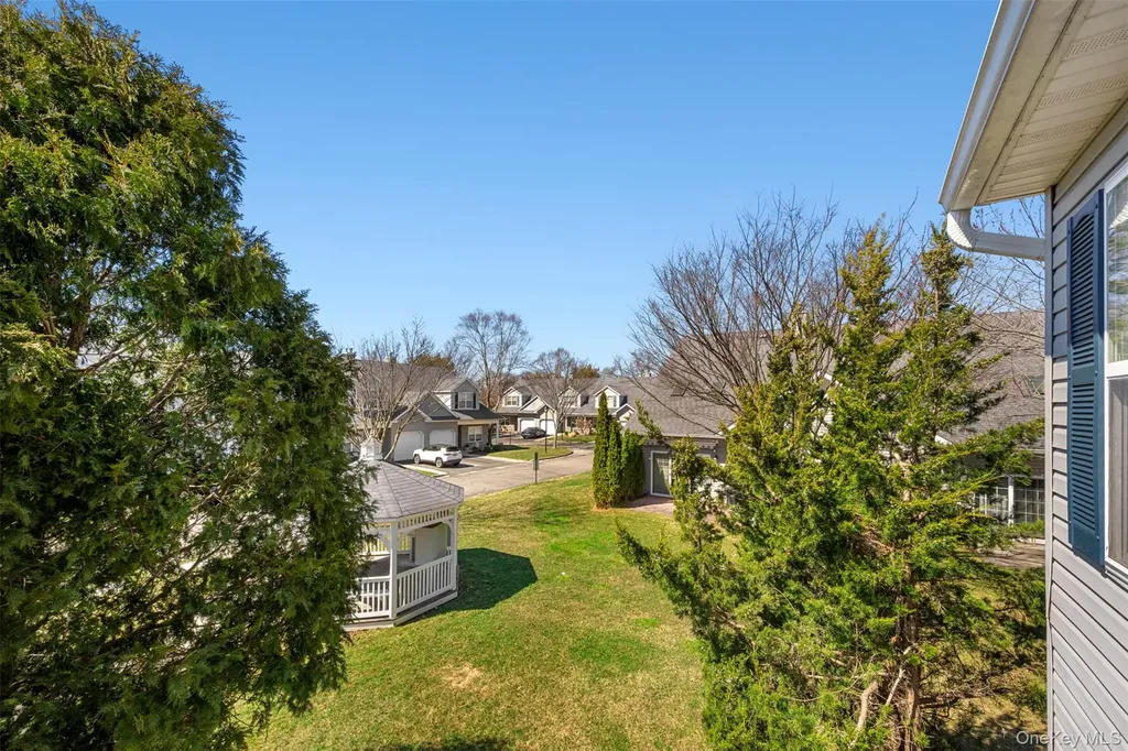 108 Maya Circle Central Islip NY 11722