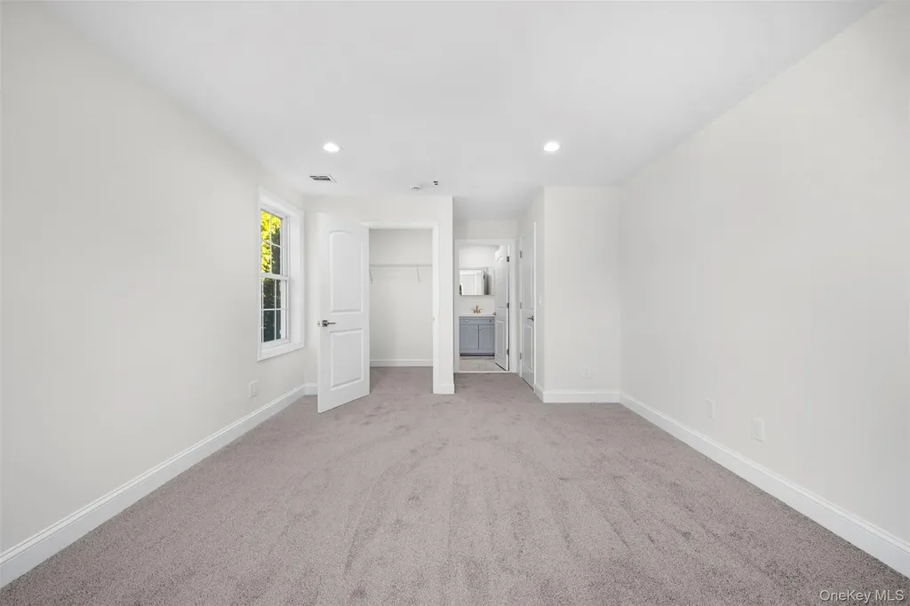 108 Maya Circle Central Islip NY 11722