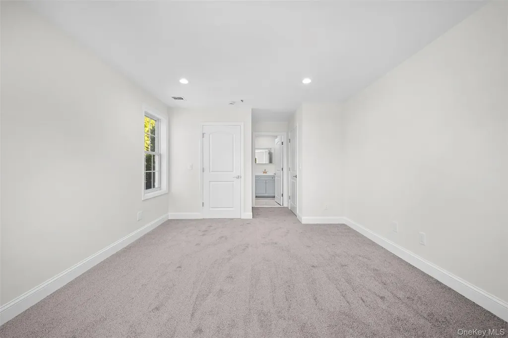 108 Maya Circle Central Islip NY 11722