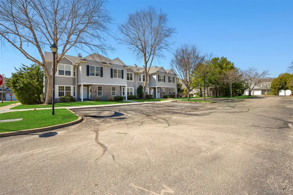 108 Maya Circle Central Islip NY 11722