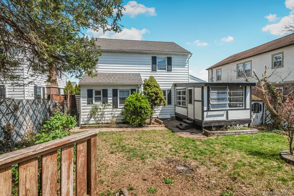 31 Emmett Place Yonkers NY 10703