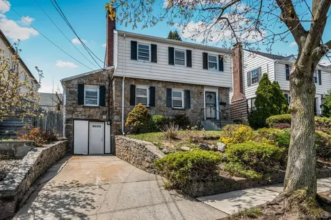 31 Emmett Place Yonkers NY 10703
