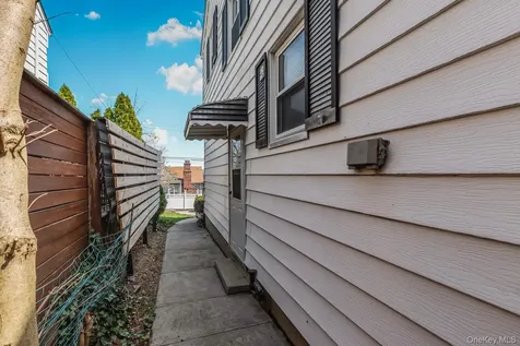 31 Emmett Place Yonkers NY 10703