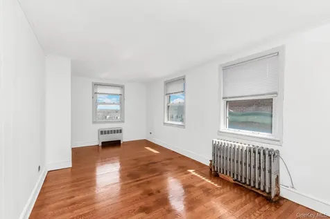 31 Emmett Place Yonkers NY 10703