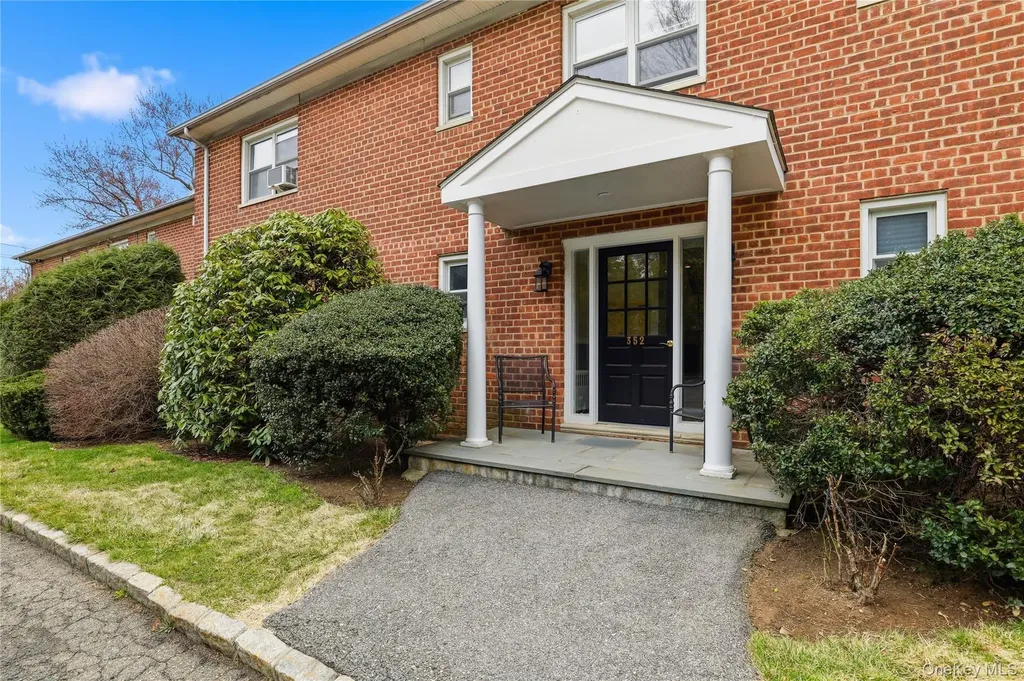 352 N State Road Briarcliff Manor NY 10510