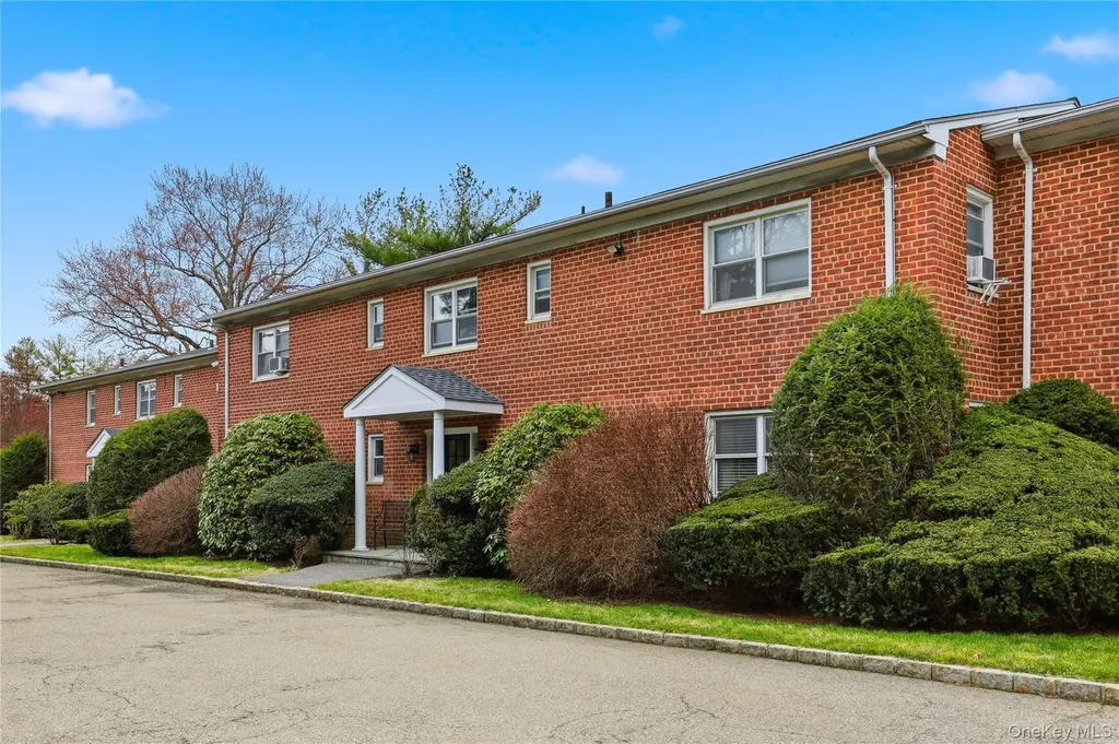 352 N State Road Briarcliff Manor NY 10510