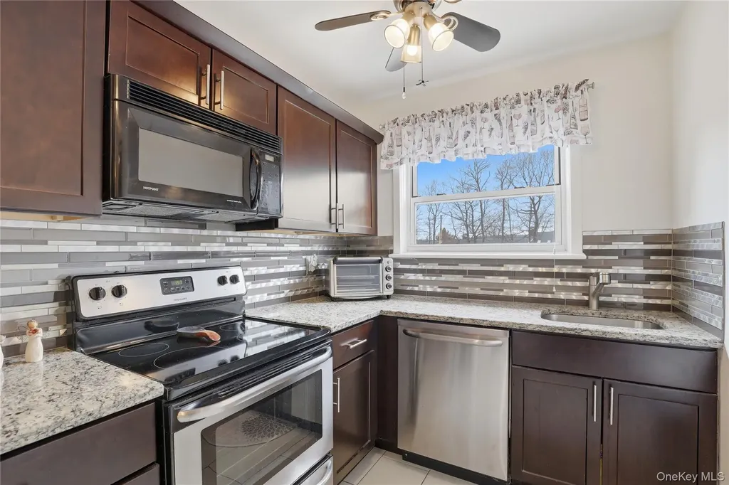 352 N State Road Briarcliff Manor NY 10510
