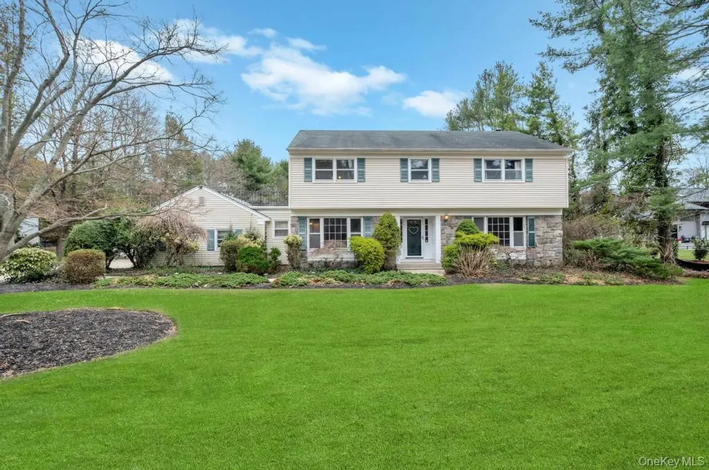 330 Edgewood Avenue Smithtown NY 11787