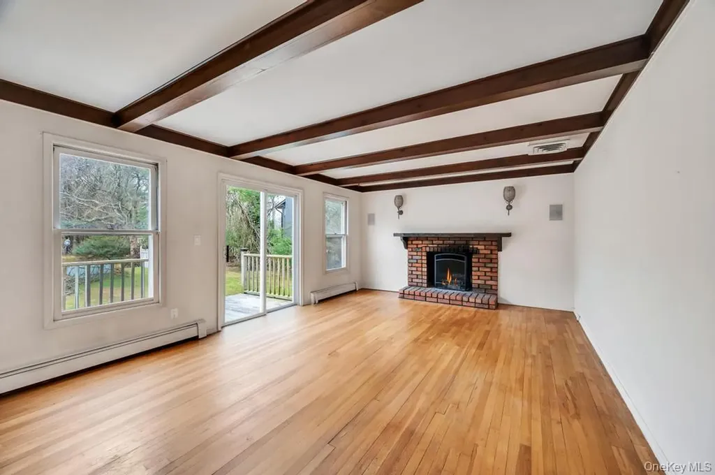 330 Edgewood Avenue Smithtown NY 11787