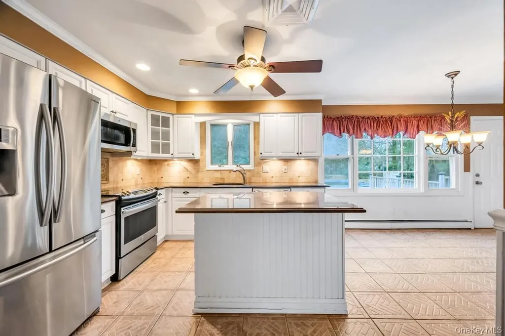 330 Edgewood Avenue Smithtown NY 11787