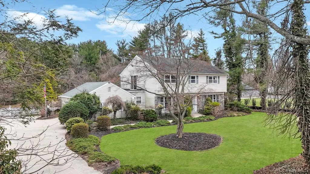 330 Edgewood Avenue Smithtown NY 11787