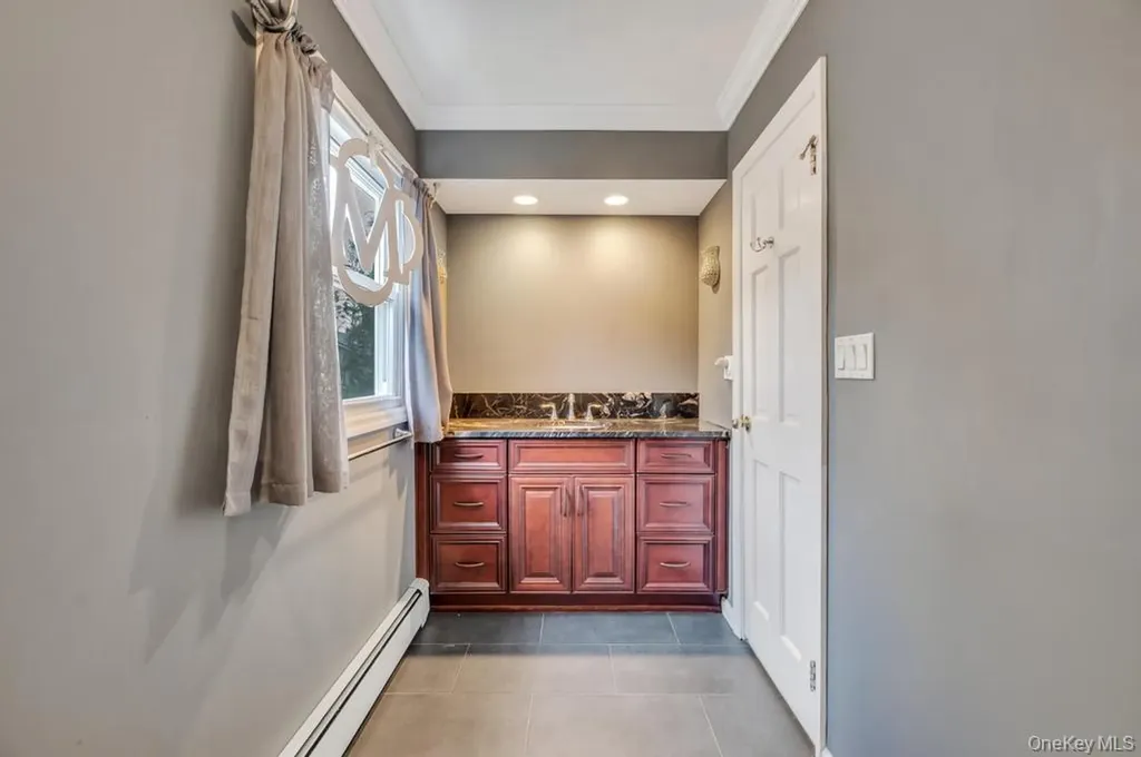 330 Edgewood Avenue Smithtown NY 11787