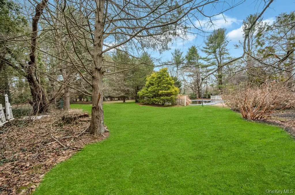 330 Edgewood Avenue Smithtown NY 11787