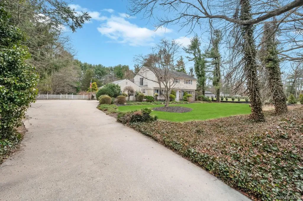 330 Edgewood Avenue Smithtown NY 11787