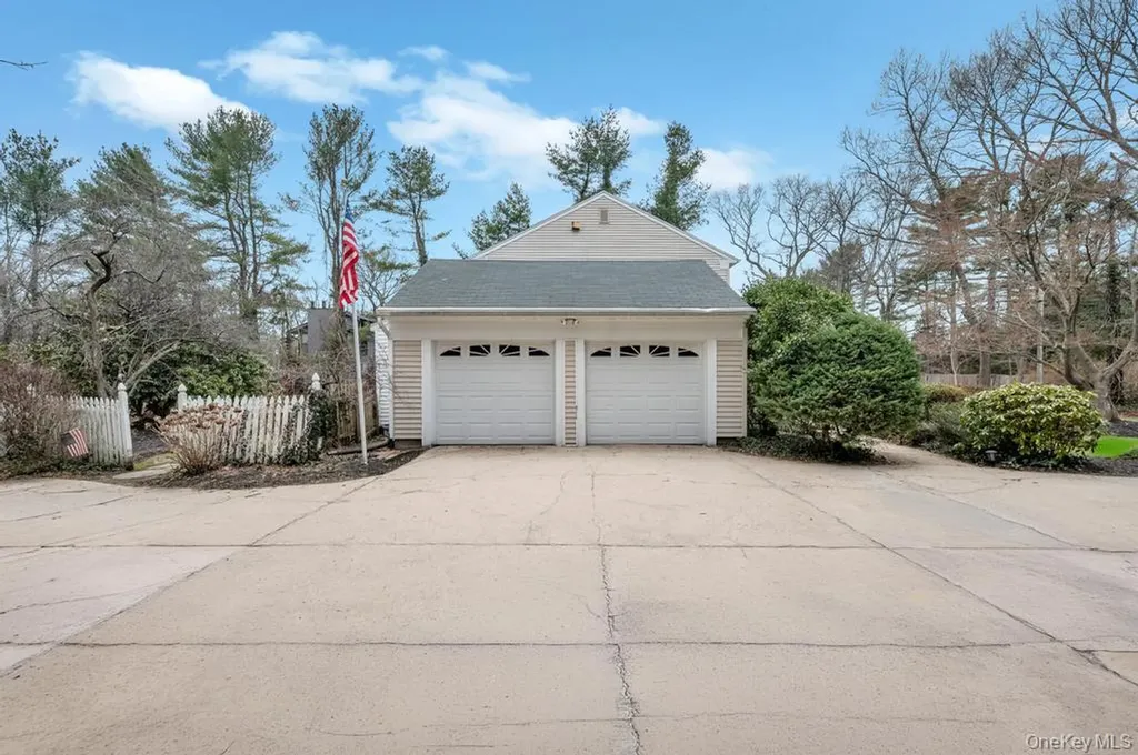 330 Edgewood Avenue Smithtown NY 11787