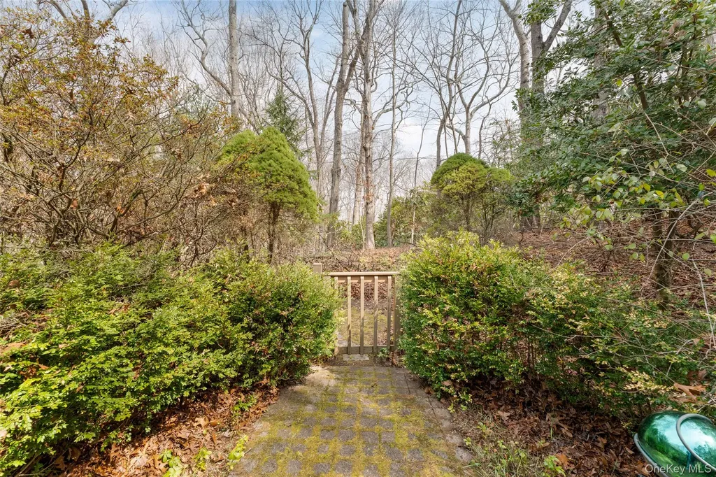 10 Hunters Trail Wading River NY 11792