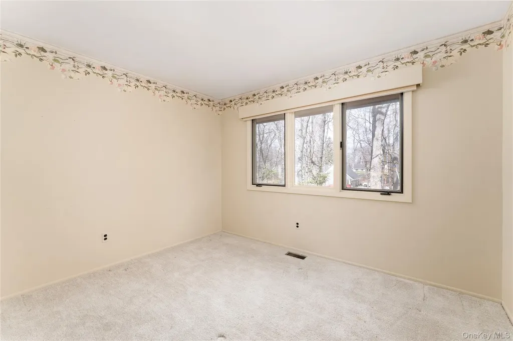 10 Hunters Trail Wading River NY 11792