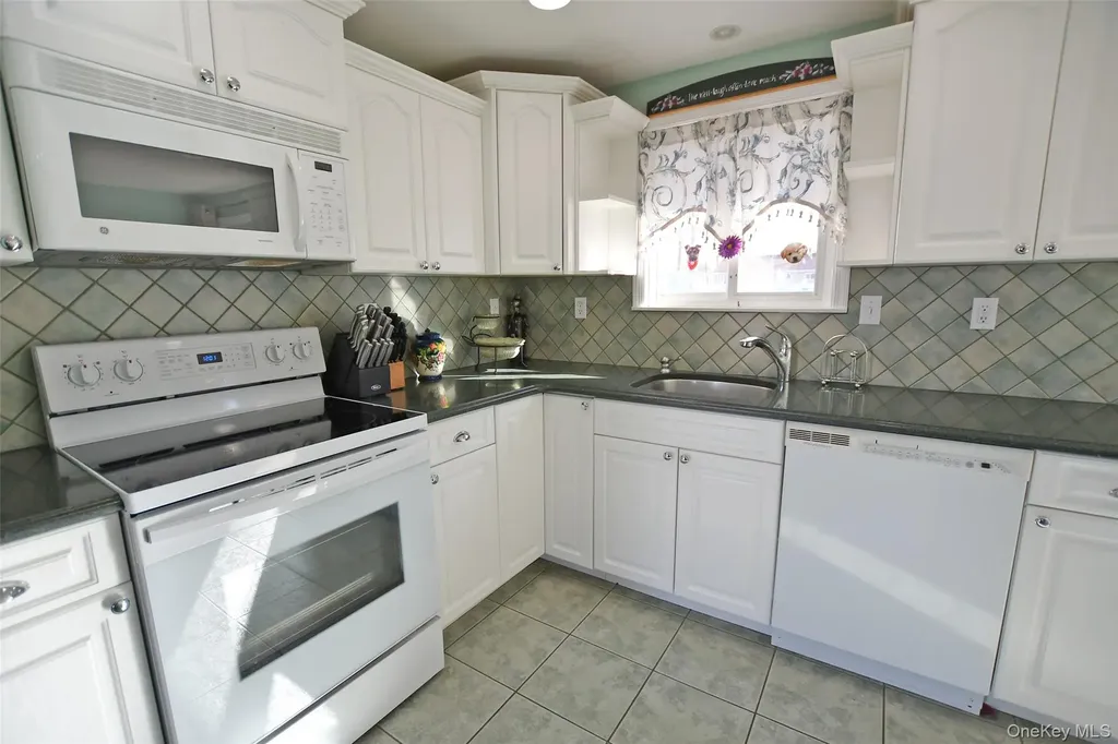 359 Randall Road Ridge NY 11961