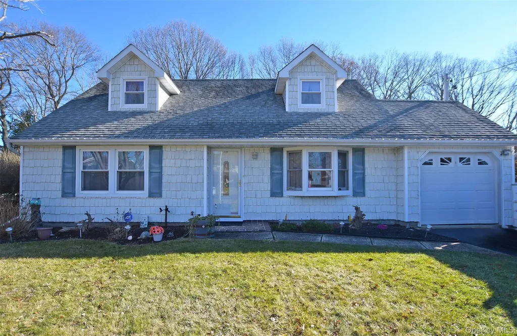 359 Randall Road Ridge NY 11961