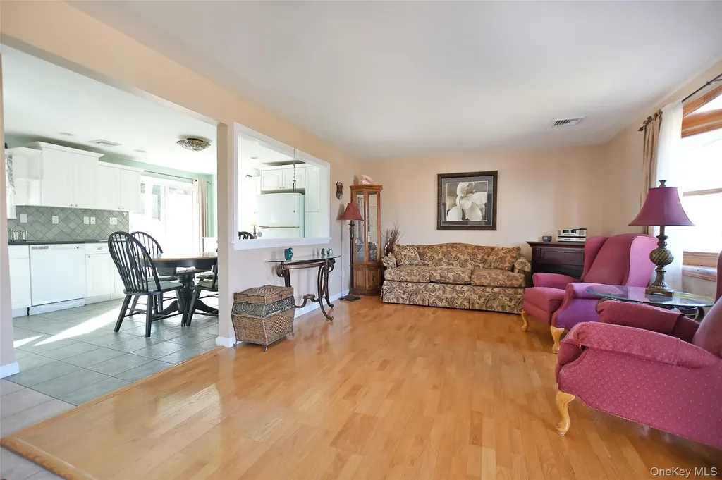 359 Randall Road Ridge NY 11961