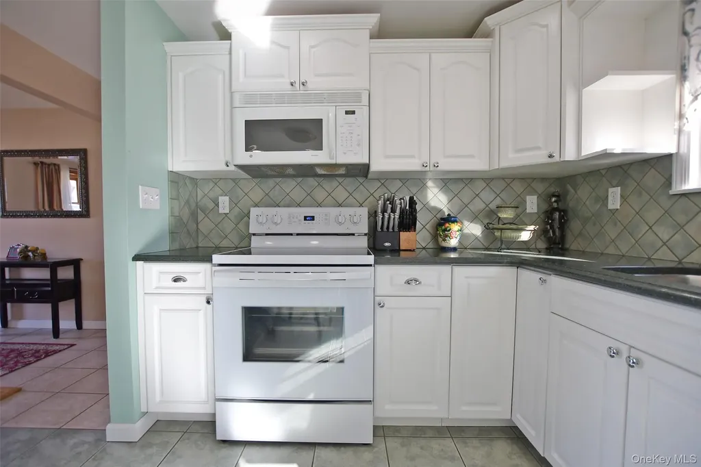 359 Randall Road Ridge NY 11961