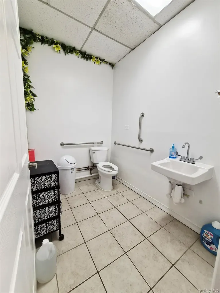 55 Broadway Hicksville NY 11801